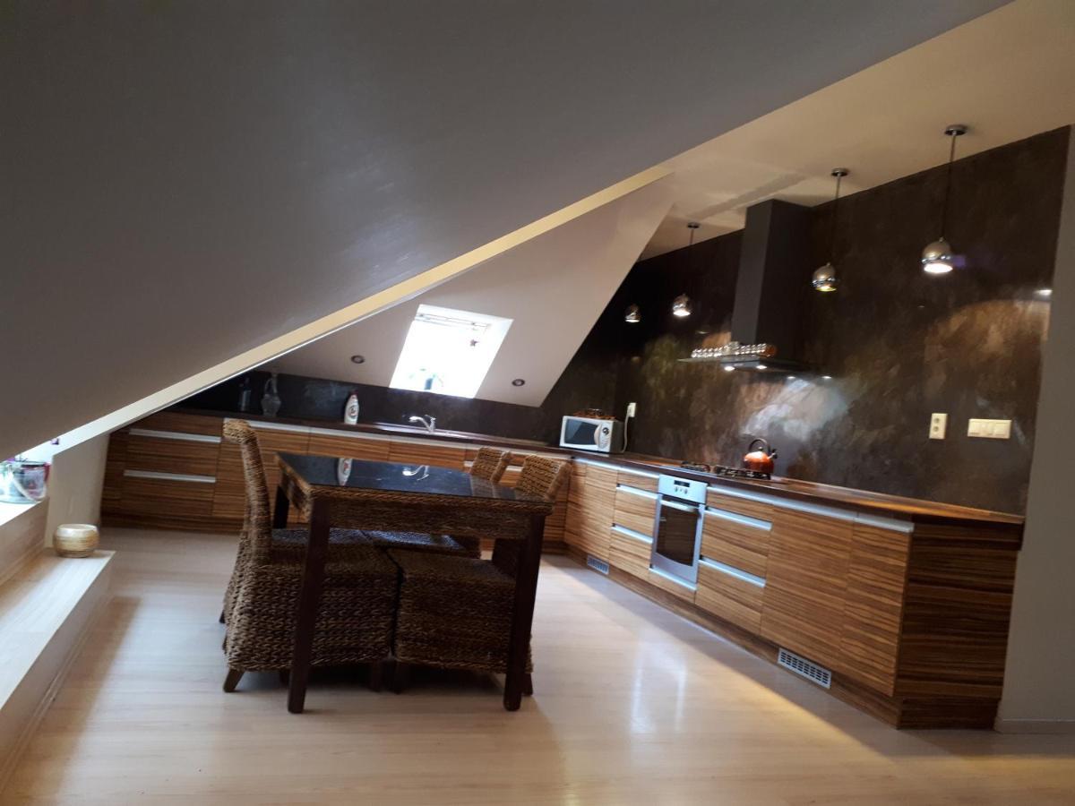 Utulny Apartman V Bratislava 15 Luaran gambar