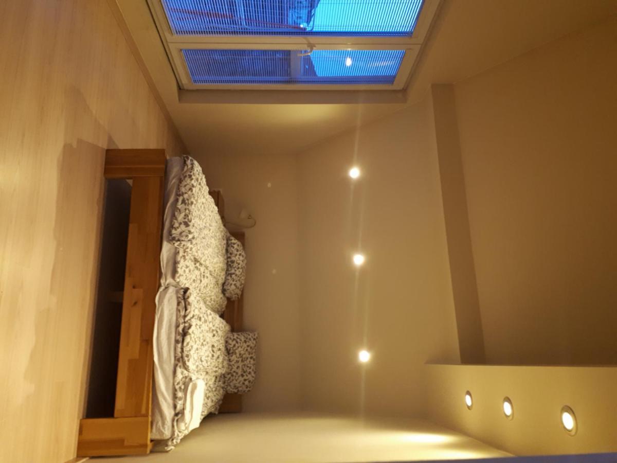 Utulny Apartman V Bratislava 15 Luaran gambar