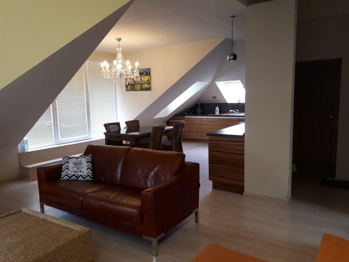Utulny Apartman V Bratislava 15 Luaran gambar