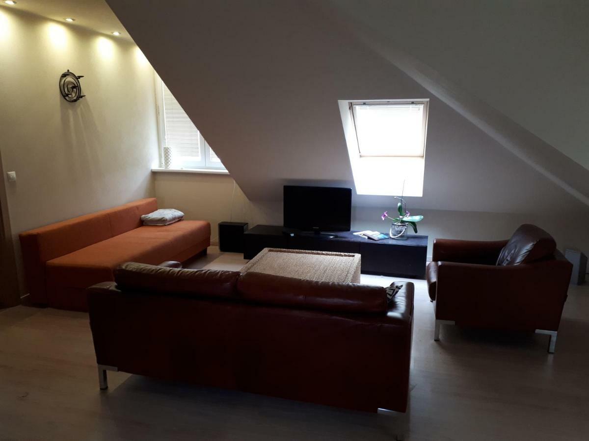 Utulny Apartman V Bratislava 15 Luaran gambar